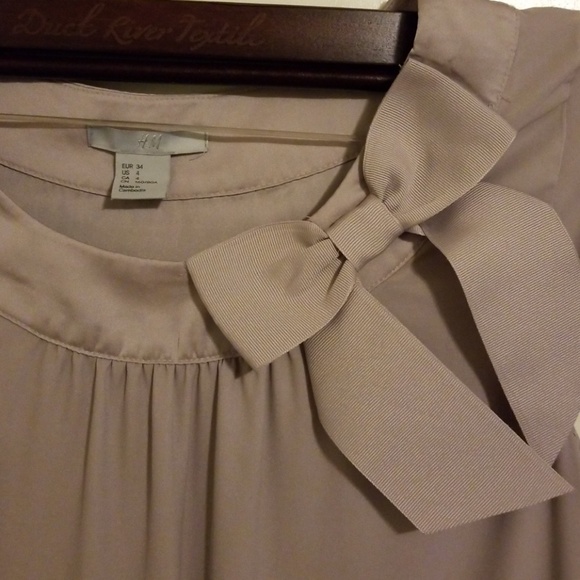 ✔H&M Dress - Picture 2 of 3